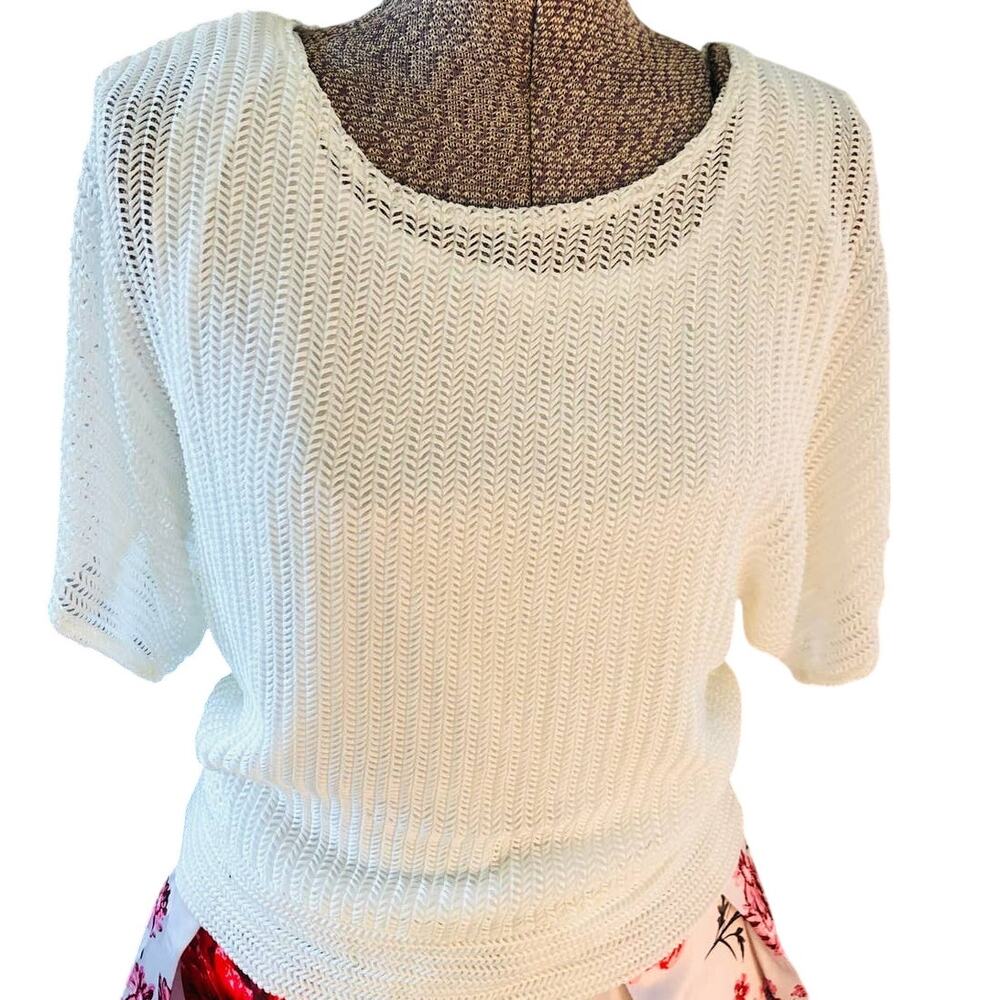 Womens Sz M White Chevron Open Mesh Knit ShortSleeve Lined Top Susie In The City